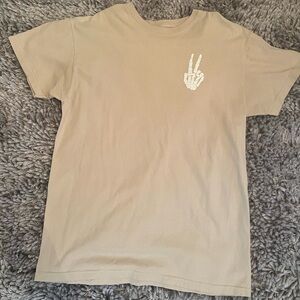 Creme and white tshirt